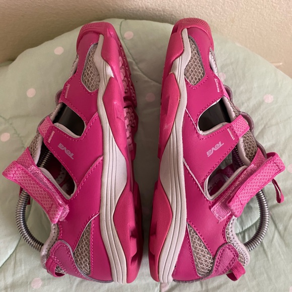TEVA Pink and Gray Girls Shoes 3 - Picture 2 of 14